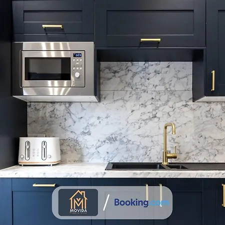 Elegant Three Bed Duplex By Movida Group Short Lets & Serviced Апартаменты *