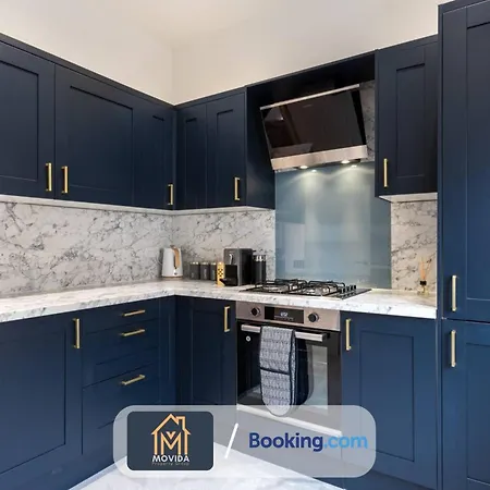 Апартаменты Elegant Three Bed Duplex By Movida Group Short Lets & Serviced Харрогейт