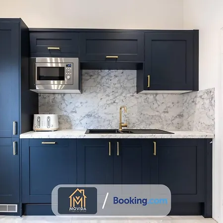 Elegant Three Bed Duplex By Movida Group Short Lets & Serviced Апартаменты *