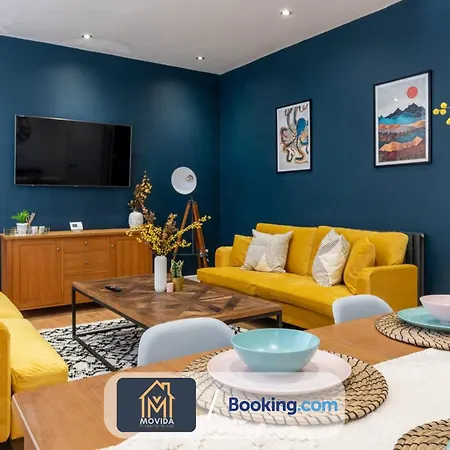 Elegant Three Bed Duplex By Movida Group Short Lets & Serviced